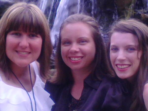 thisladyblogs's tweet photo. . @CopyKids we are having a great time at #revret! @MamaBeeDoes @kaylaaimee http://t.co/rbz6Jm1zXe