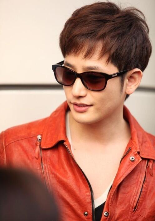 dbwnsdl12351's tweet photo. @park_sihoo 오빠사진 http://t.co/i1u2bleJfv