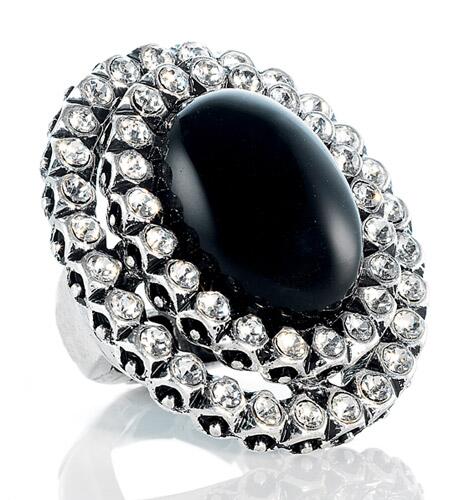 basketcasebeaut's tweet image. Genuine onyx with glass rhinestone bezel &amp;amp; silvertone setting. A statement ring with a #gowitheverything attitude!