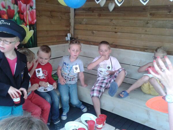 jeltjeD4's tweet photo. Kinderfeestje van @MattieScG http://t.co/8ll4hOhnVa