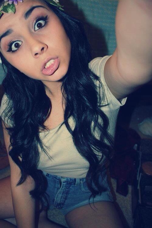 PostBadTunisien's tweet photo. Une jolie tounsia http://t.co/ev8wFa3LBB