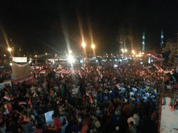 AlDostourP's tweet photo. استمرار توافد الالاف من المواطنين على ميدان #الساعه بـ #دمياط الان | thousands anti-Morsi in #Elsaa square #Egypt http://t.co/AdczaCVRl8