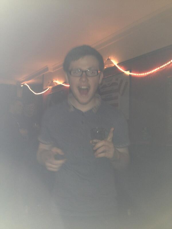 RitchieJenny's tweet photo. @michaelpark91 heeeeey geek!! Haha x http://t.co/Oc0HjbUeqo
