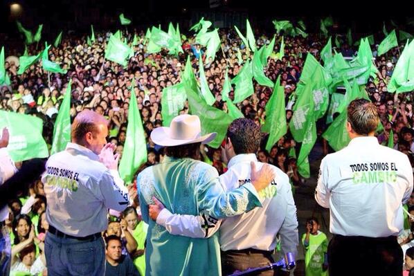 #Zacatecas El CAMBIO es VERDE con <a href="/XerardoRamirezM/">XerardoRamirezM</a> <a href="/jorgeverdedio/">Jorge Miranda Castro</a> <a href="/CuauCalderonG/">CUAUHTEMOC CALDERON</a>