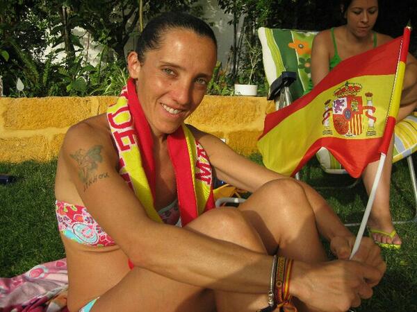 arantxa1877's tweet photo. Siempre con la roja:-) http://t.co/Q0wWoNdpnU