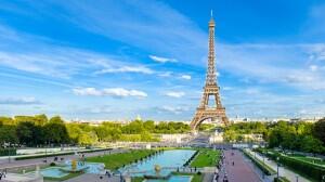 ParisVisitor's tweet photo. Shopping in Paris - http://t.co/uEuBoxBJKn http://t.co/qAKDIcYeCS