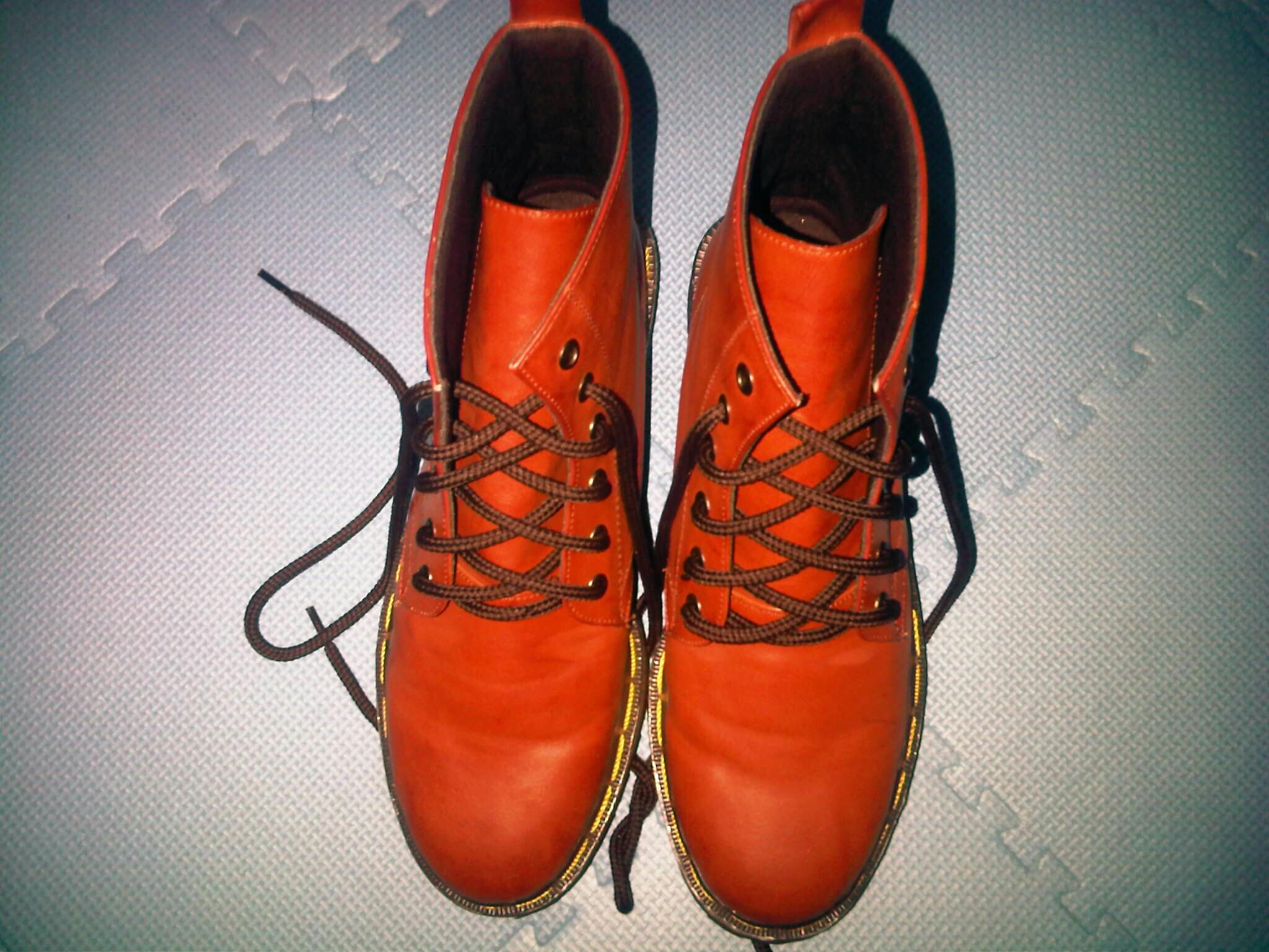 terjual jual cepat dr martens docmart boots 6 holes terjual jual cepat dr martens docmart boots 6 holes