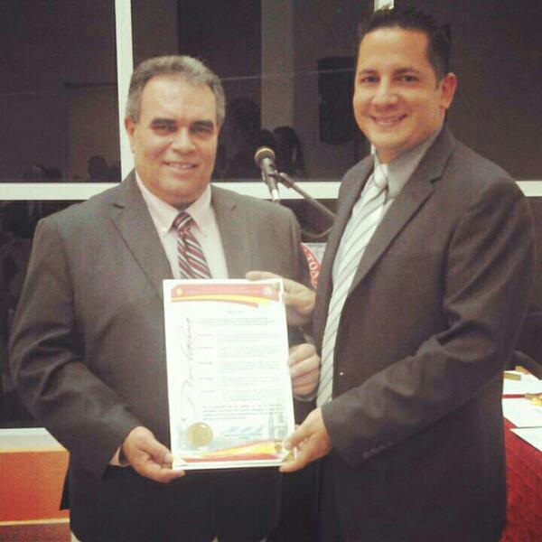 ChitoJr_ToaAlta's tweet photo. Homenaje a nuestros Honorables Legisladores Municipales en su semana. Felicidades a todos!!! http://t.co/6BmoKLiK7H