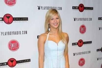 Small town girl meets red carpet! A sexy birthday party for @iamJessicaHall with @KendraWilkinson <3