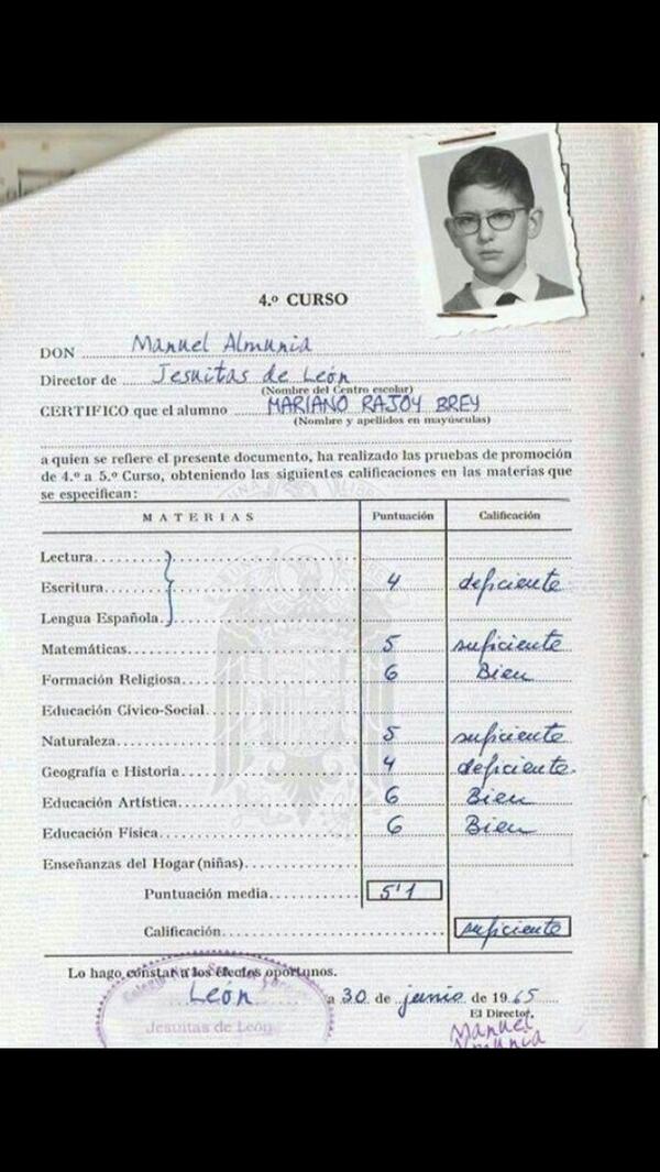 SSantiagosegura's tweet photo. -Tranquila mama, que para presidente no hace falta más, lo de la beca lo veo más complicadillo...- http://t.co/nKgGoDmxut