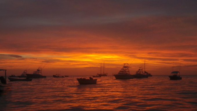 In the middle of the ocean.. Costa Rica is absolutely gorgeous!! http://t.co/F198E0QiG7