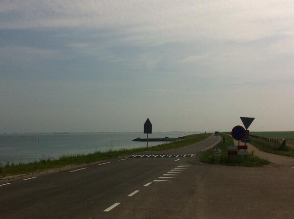 Met m’n <a href="/loopmaatjes/">Loopmaatjes</a> heerlijk 8,6km langs de Oosterschelde gelopen #makeitcount #mooieomgeving goo.gl/jSI59