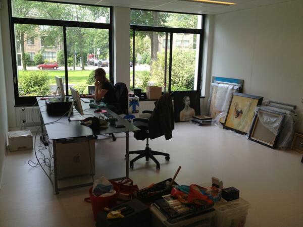 im_ilse's tweet photo. @AartPrins @im_ilse Kunst en grafische vormgeving weer samen in ruimere unit Stadhouder. Binnenkort housewarming! http://t.co/icL3MhZIlb