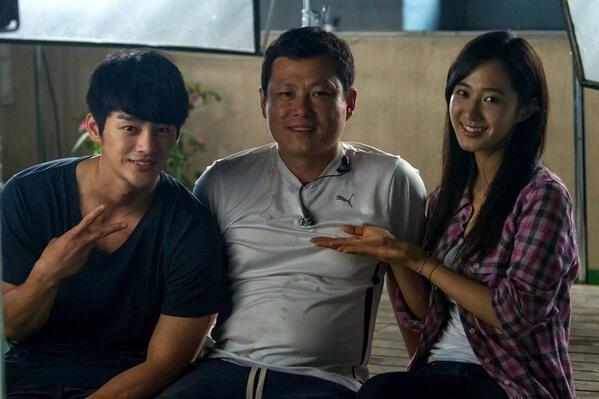 [INFO][28-07-2013]Hình ảnh mới nhất từ trường quay bộ phim "No Breathing" của Yuri BOK_ZJ4CcAAN3Zy