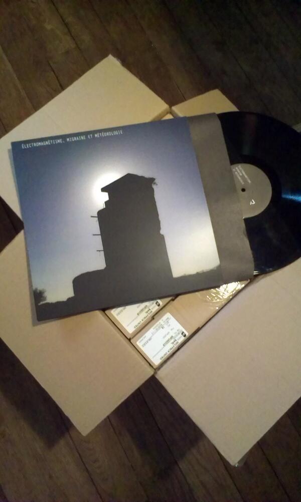 Dataglitch's tweet photo. coucou, tu veux voir ma galette ?
1er vinyle @Dataglitch par @Gak0na 
http://t.co/NzbAenLtsJ http://t.co/AvoJlwWI2P