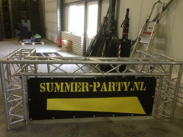 Partywwijk's tweet photo. Het summer-party staat klaar voor de eerste editie van summerparty 2013
Op dinsdag 9 juli #winterswijk #meddo http://t.co/5GIH4RtS7V