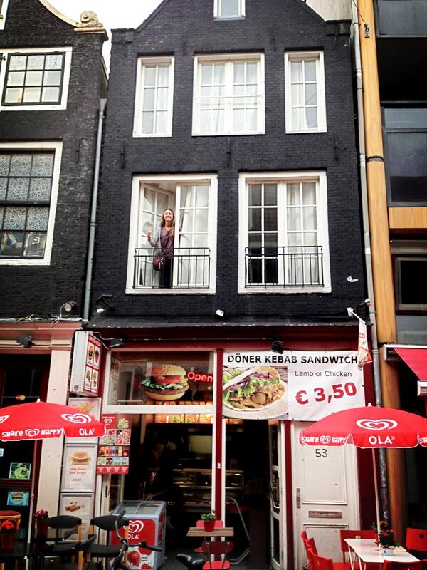 AnaOvilo95's tweet photo. Precioso apartamento encima del Kebap #vigiladasporturcos @Palo_Trillo @ludorado @suslopez7 @nat_espinos95 http://t.co/GHUnGbDl0T