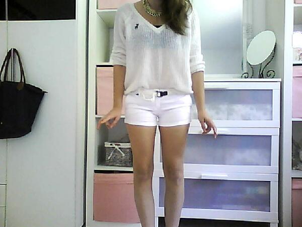 jasminwaldmann's tweet photo. outfit today hehe http://t.co/WqVTenHiXR