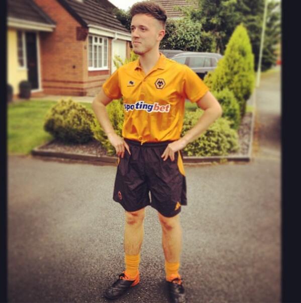 Retro_jerseys's tweet image. The full kit wanker in all it's glory!