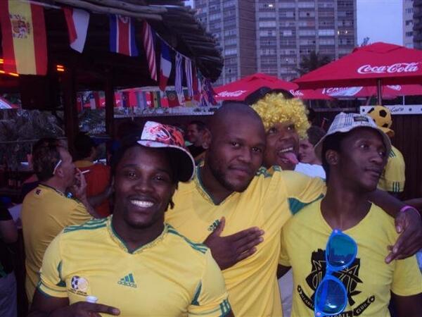 uncle_senz's tweet image. @sabza00 @lwazimvovo @Sabzafied #joecools #2010wc