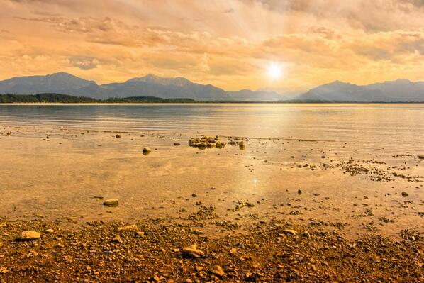 eduabroadpl's tweet photo. We wish you nice summer Holiday. What are your plans for the next two months? http://t.co/3Gj657A0yo