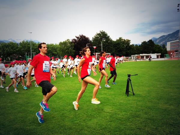 JohanTachet's tweet photo. Entraînement des jeunes valaisans par @CleliaReuse @MarisaLavanchy @airlavillenie @BershawnJackson! #athletissima http://t.co/3JPcbhZ0Gb
