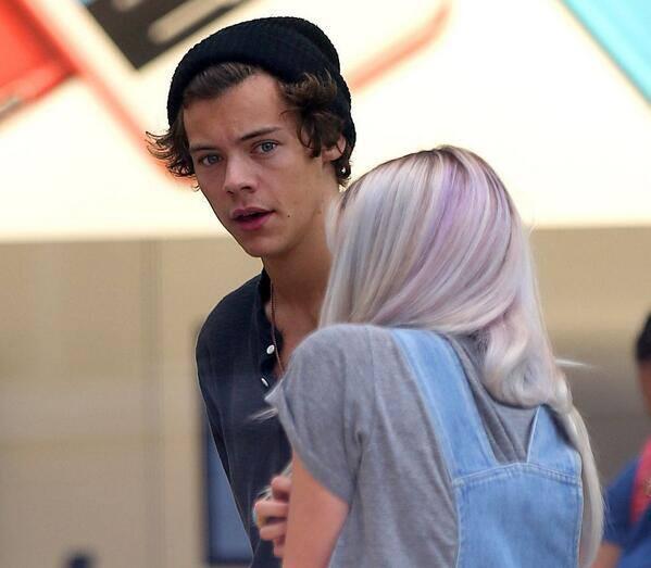 XDDoudou's tweet photo. Harry a NY,US-30/06/2013 http://t.co/m72YEWDzFx