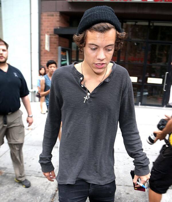 XDDoudou's tweet photo. Harry a NY,US-30/06/2013 http://t.co/53GKSo6mlj