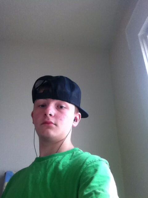 Bored http://t.co/crJdwEVqWa