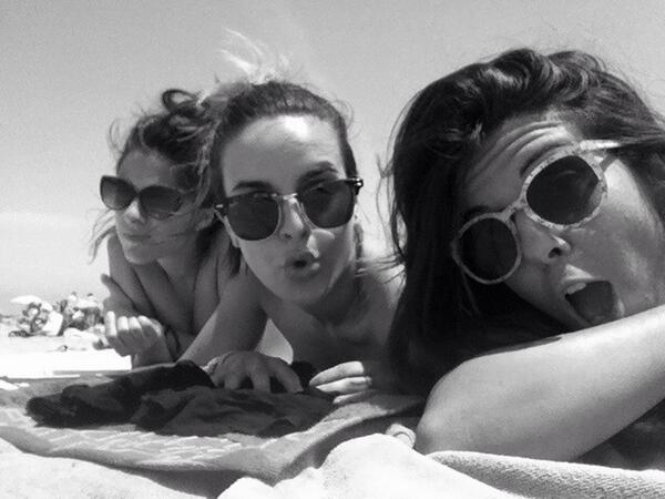 innmirdj's tweet photo. Aquí estas señoritas tienen muchas ganas de @LowCostFestival y esos bañitos en la VIP POOL! @itogui13 @CalabuigBego http://t.co/yPqXh6rAKa