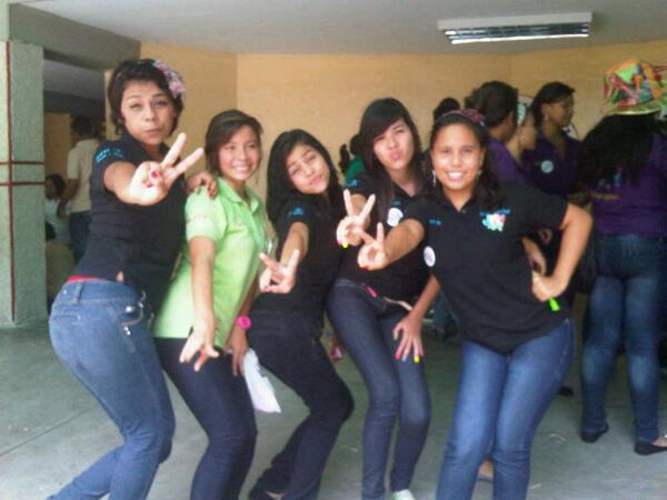 Jessifeer's tweet image. Ultimo timbre con; @mis_coreanos @oscy2 @KatthePaola AMARLAS*-* #p49