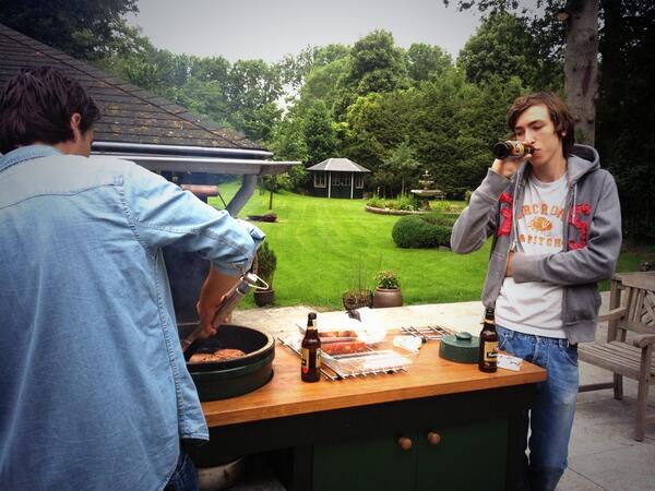 BBQ etc met @KeesBvG <a href="/Giacomo_95/">Giacomo Groutars</a> <a href="/Jasper_brinkman/">jasper brinkman</a> en @cazzadeboefcasparpareliusGboylocoswag