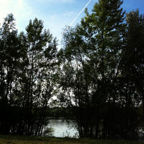 Weinlade's tweet photo. Der See ruft http://t.co/EgKgZ2p22L