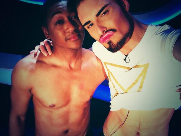 BBCSweat's tweet image. #SweatingIt that you won't see @RickieHW &amp;amp; @RylanClark's topless selfie on tonight's show? Here it is again...