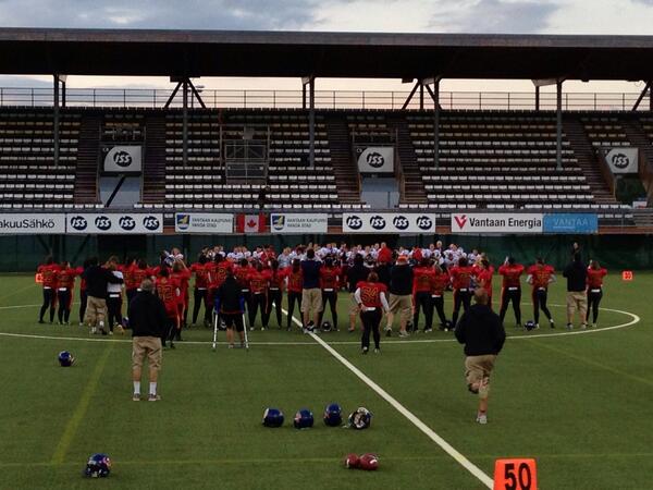 Kait_Dee's tweet photo. Team Spain thanks Team Canada with applause - LOVE!!!!! #WWC2013 http://t.co/sosclRCW6v