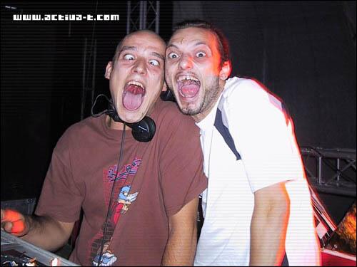 PastisDJ's tweet photo. con mi colega buenriii de fiesta fiesta y mas fiesta http://t.co/ixFsETPdGz