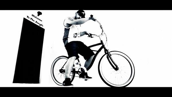 DJ_JUNGLE's tweet image. #ediqemumdon 

#skivi

New banger

youtu.be/u9y_nvSInu0