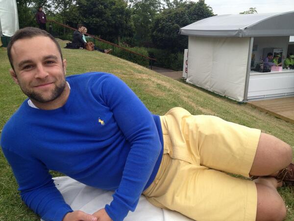 CassyLocke's tweet image. Fun evening at Wimbledon with @LewisJWCalder the fashionista! #ralph #complementarycolours