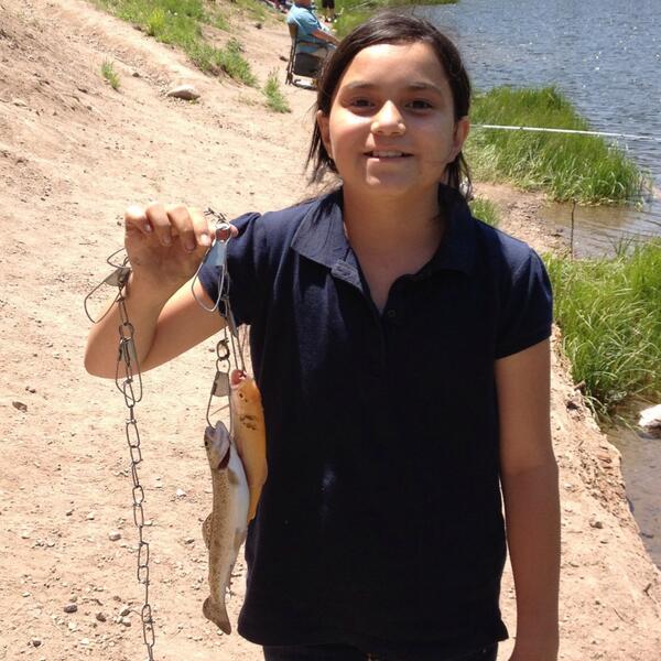 MonroeElem1's tweet photo. The fish are biting at Mill Hollow.  Students caught a rainbow, a tiger trout, an albino and a brook trout. http://t.co/P7QO5HQH6R