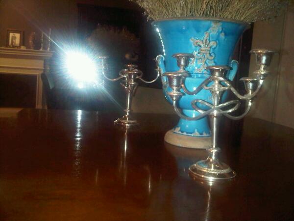 Gracias charlie y eric por los candelabros!! A nadia le latieron mucho!! Un abrazo!