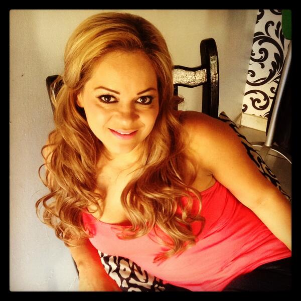 En popillaaaaaa <a href="/JaquelineAlcala/">Jacqueline Alcala</a>