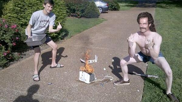 DavidSternMusic's tweet image. Heee's baccckkkkk!! @notjoshaxelman #ricksmith #realamericanhero #mullet