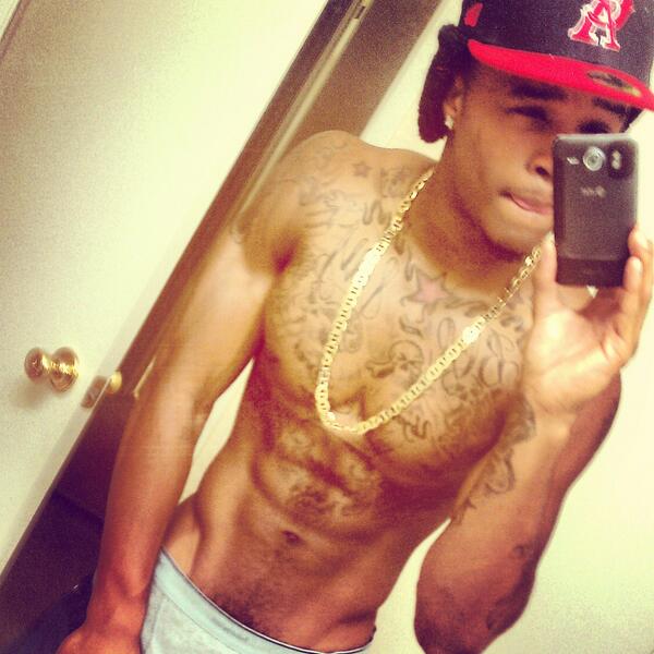 bjatethak1tty's tweet photo. I can do u bettrr.  Instagram:@daddyjaye http://t.co/Xdzp24sTEZ