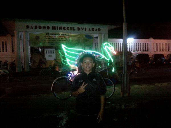 baktiotyo's tweet photo. Me ..  :) http://t.co/hkHTiaOI70