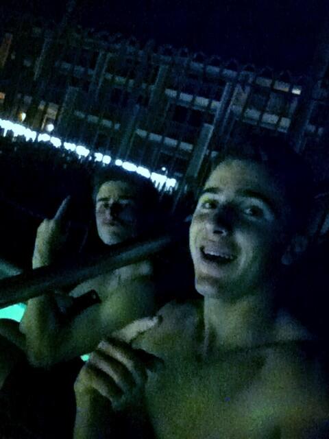 youngmoneymika's tweet image. Hot tub chillin @Luccass22 #marriot #turnt #bombaysippin