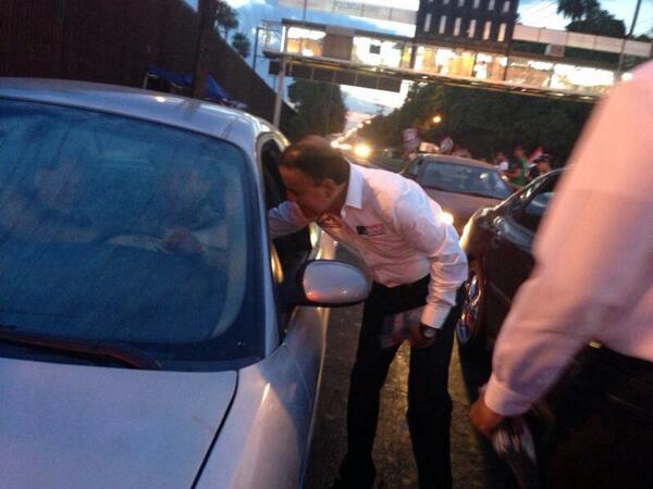 Iniciando el último día de campaña saludando en la garita zona centro. http://t.co/tlNIjZ5IjG
