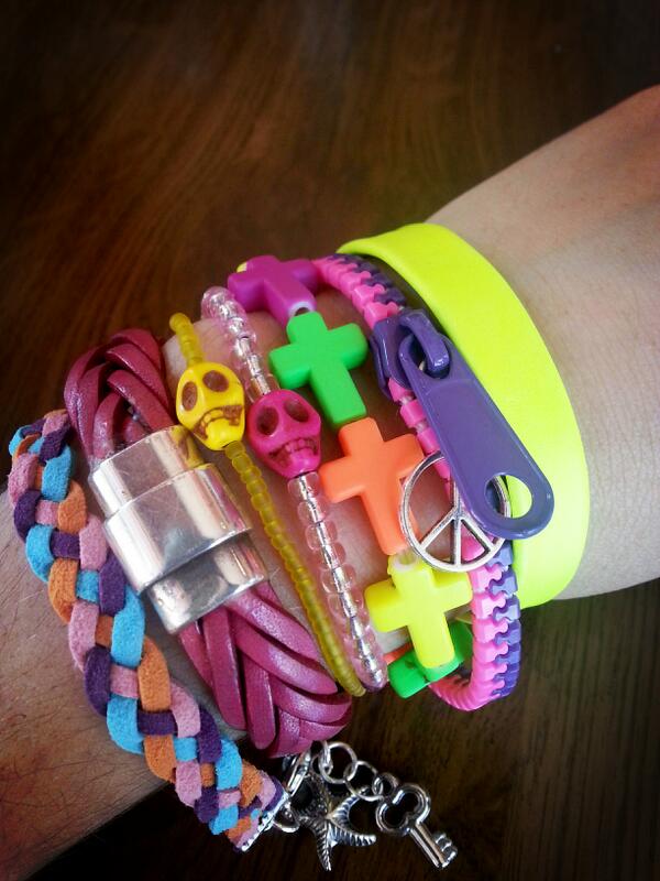 beacomplements's tweet photo. Hoy este look veraniego y colorido :) http://t.co/fAd2lZivtD