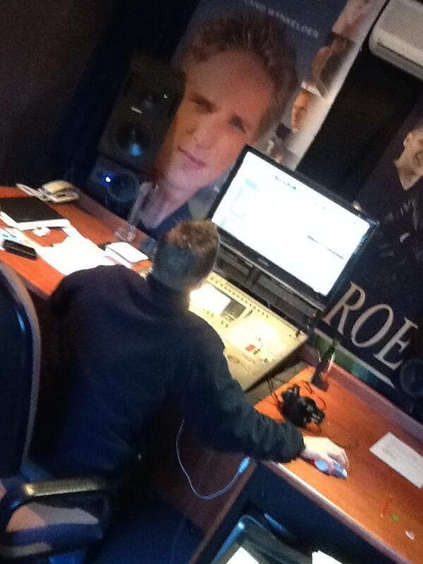 Besig in Smp studio 2 in Nic Stevens se ateljee met vokale opname van ons Voetspore 2.
