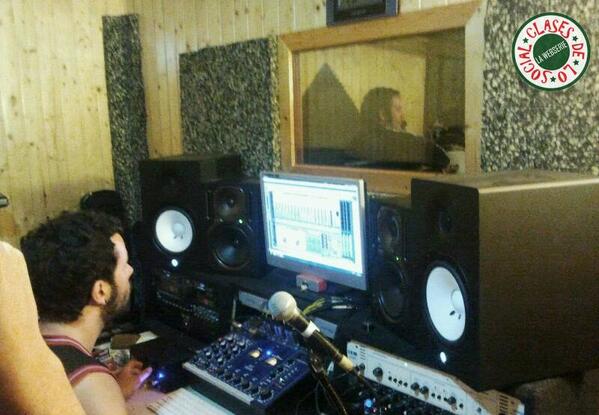 <a href="/MonouliousDOP/">Monoulious DOP</a> está grabando ya el single oficial de "Clases de lo social", #canciondelverano #clasesdelosocial