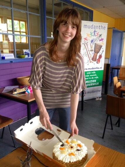 Liesj86's tweet photo. Taaaaaaart🍰!GefeliciteerdAnita! http://t.co/MS00Pnx1NS